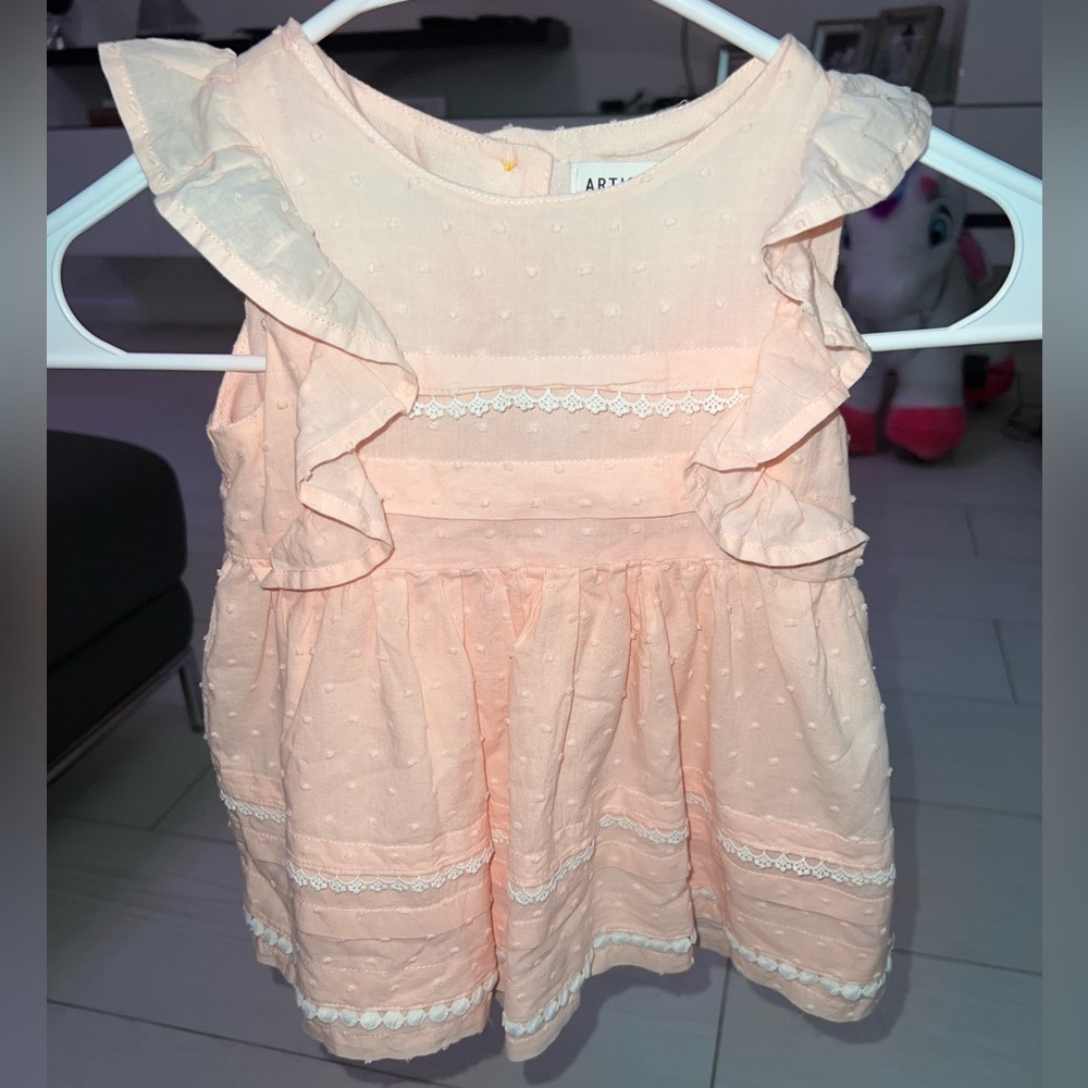 Toddler girl ruffle top - 2T - peach and white
